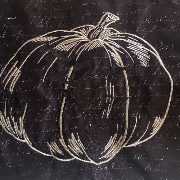 Beautiful Pillow Cover - Picture 2 of 3